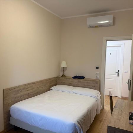Guesthouse Central Station Group - Via Ponte Seveso 18 Милано Екстериор снимка