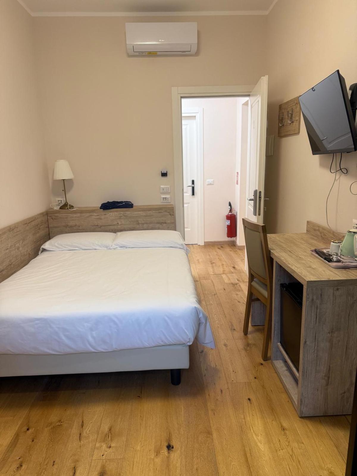 Guesthouse Central Station Group - Via Ponte Seveso 18 Милано Екстериор снимка